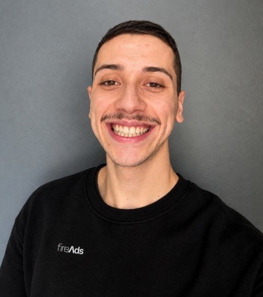 Heitor, gestor de tráfego e web designer na FIREADS
